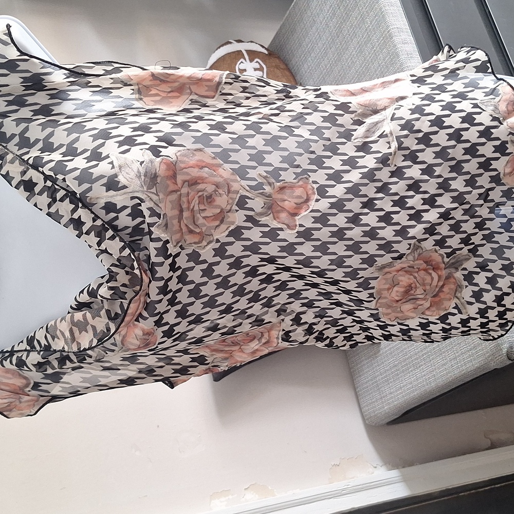 Elegant Floral Houndstooth Blouse